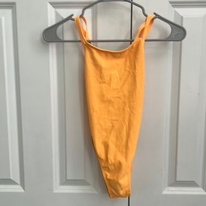 🚨JOLYN SWIM SUIT🚨 the type of swim suit is “MURRAY”